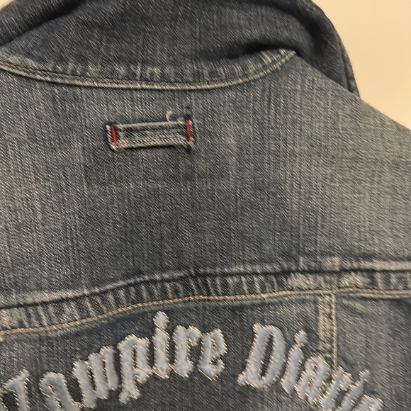 Beautiful cropped lightly distressed denim jacket. The Vampire diaries. PTP 19”. - Picture 11 of 16